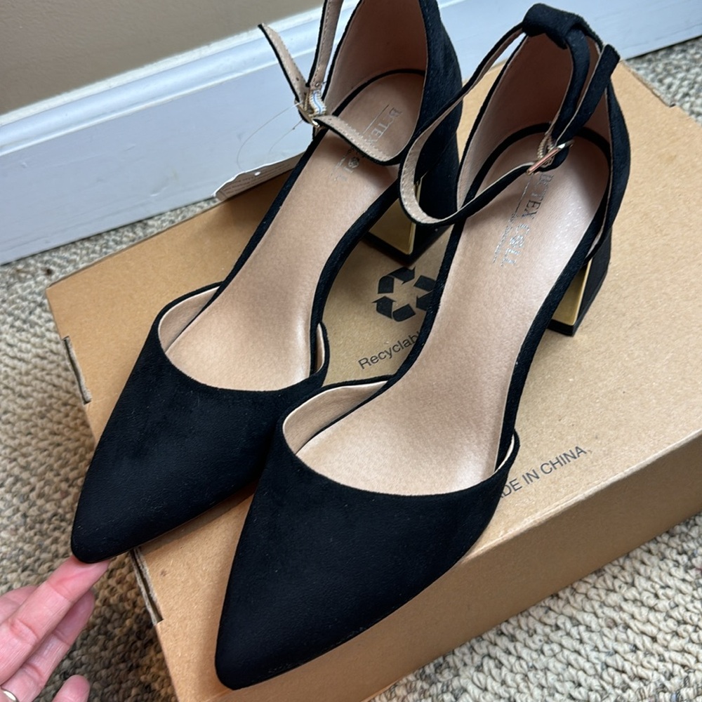 NWT - BCTEX COLL Pointed Toe Chunky Low Heels, Black Suede - Size 9.5 🖤 - Picture 5 of 16